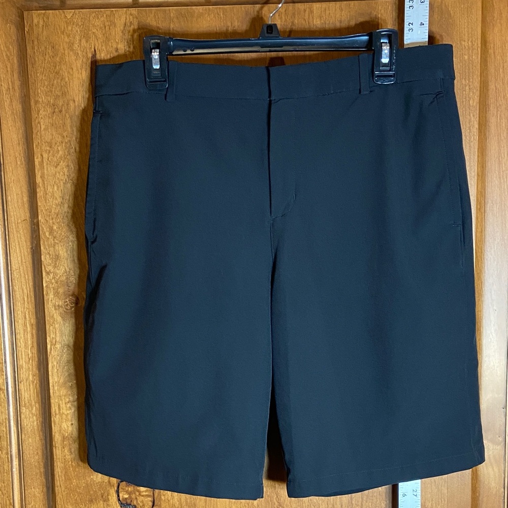 Nike Men's Black Golf Shorts Casual Wear, 34 Waist, 10.5 Inseam.Stretch.